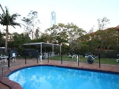 מלון דירות סרפרז פרדייז Surfers Plaza Resort